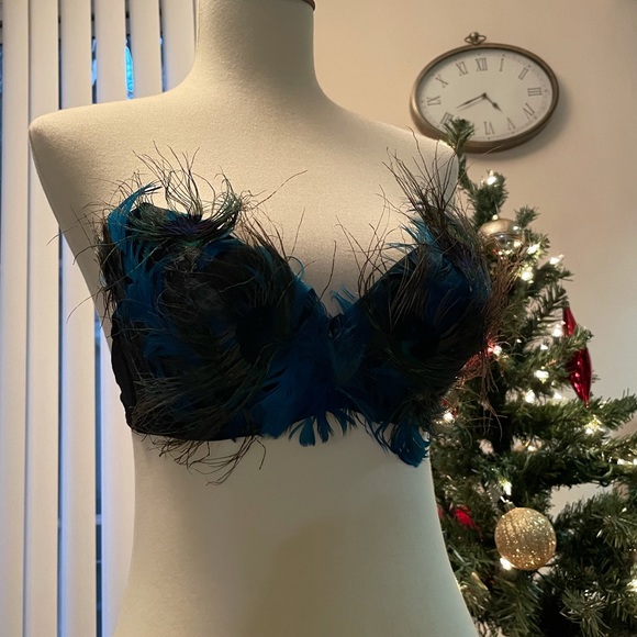 Peacock Feathered Strapless Bra - Picture 7 of 10